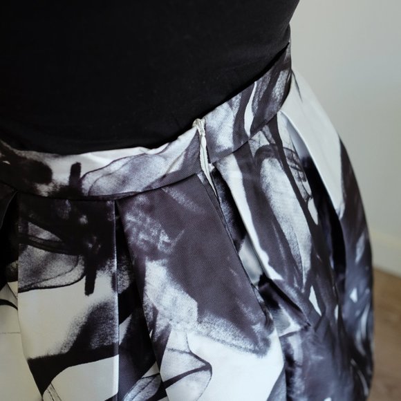 White with black smoke print tea length skirt - Picture 11 of 15